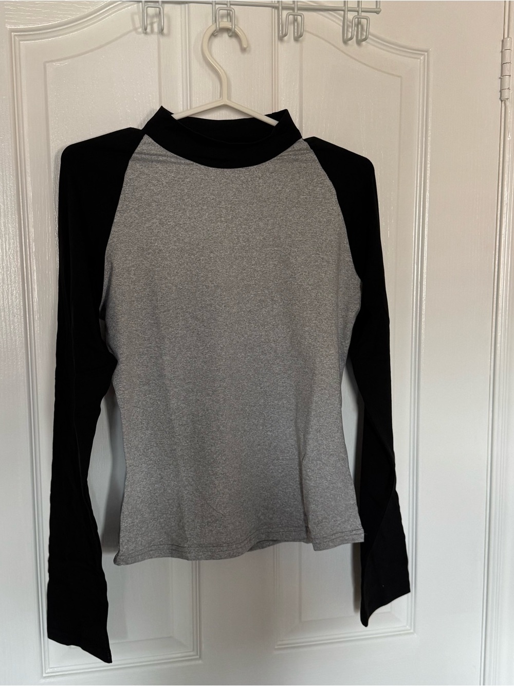 SHEIN DAZY Women's Colorblock High Neck Fitted Long Sleeve T-Shirt